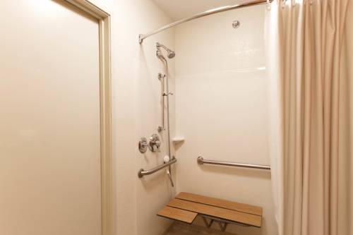 Imagen de la habitación del Hotel Days Inn By Wyndham Monmouth Junction Princeton. Foto 13
