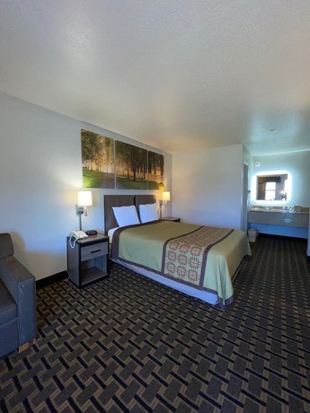 Imagen de la habitación del Hotel Days Inn By Wyndham Monroe. Foto 4