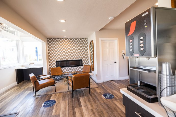 Imagen de los interiores del Hotel Days Inn By Wyndham Monterey Downtown. Foto 19