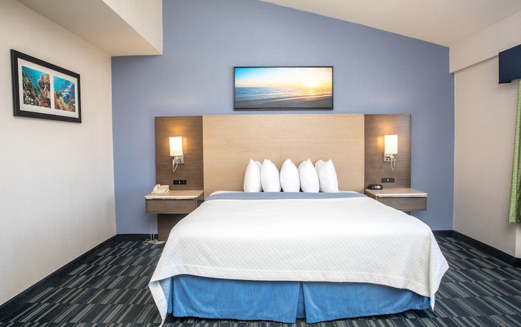 Imagen de la habitación del Hotel Days Inn By Wyndham Monterey Downtown. Foto 12