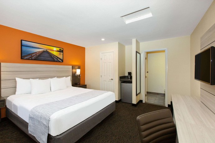 Imagen de la habitación del Hotel Days Inn By Wyndham Monterey-fisherman's Wharf Aquarium. Foto 5