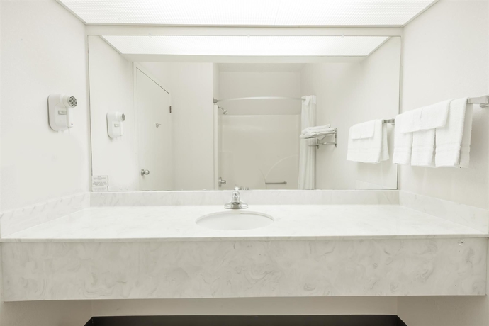 Imagen de la habitación del Hotel Days Inn By Wyndham Montgomery. Foto 4