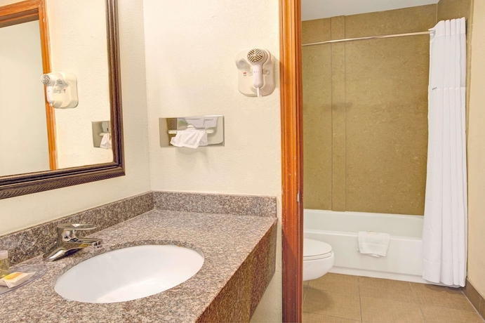 Imagen de la habitación del Hotel Days Inn By Wyndham Mooresville Lake Norman. Foto 8