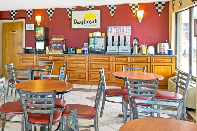Imagen del bar/restaurante del Hotel Days Inn By Wyndham Mooresville Lake Norman. Foto 4