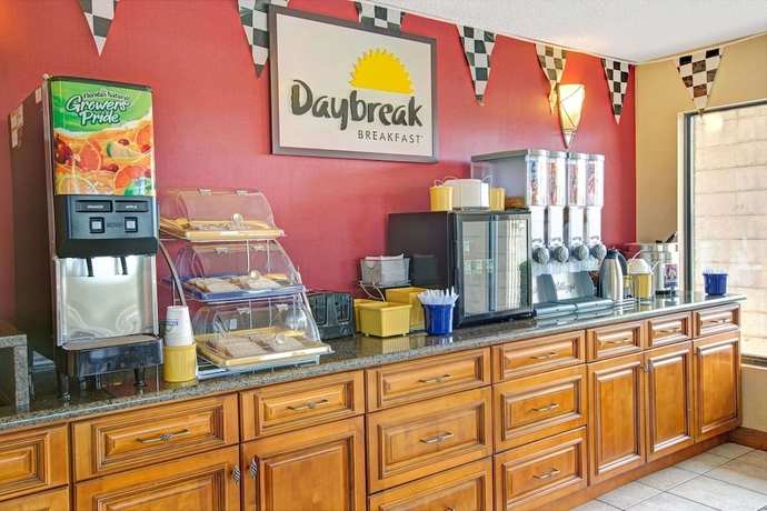 Imagen del bar/restaurante del Hotel Days Inn By Wyndham Mooresville Lake Norman. Foto 5