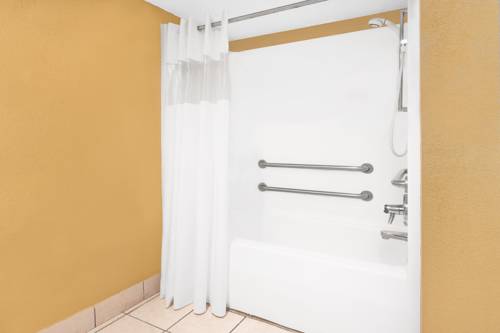 Imagen de la habitación del Hotel Days Inn By Wyndham N Little Rock East. Foto 10