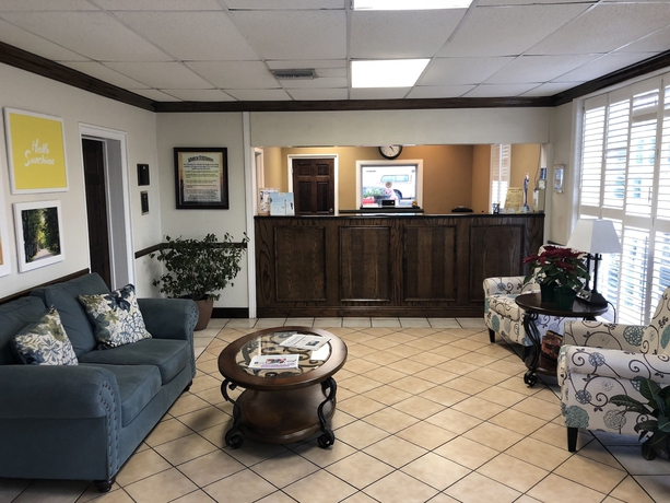 Imagen de los interiores del Hotel Days Inn By Wyndham Natchez. Foto 17