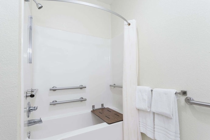 Imagen de la habitación del Hotel Days Inn By Wyndham Near Kansas Speedway. Foto 8