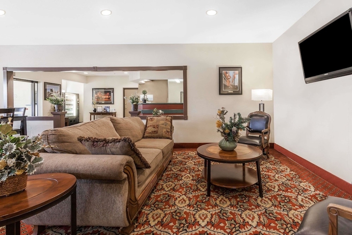 Imagen de los interiores del Hotel Days Inn By Wyndham Near Kansas Speedway. Foto 12