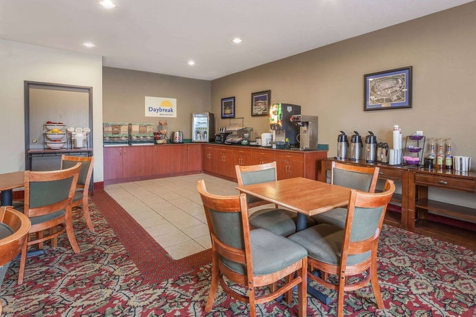Imagen del bar/restaurante del Hotel Days Inn By Wyndham Near Kansas Speedway. Foto 4