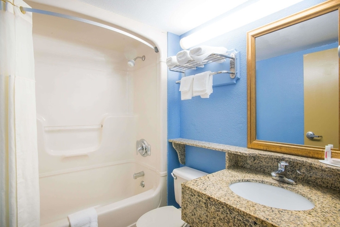 Imagen de la habitación del Hotel Days Inn By Wyndham New Haven. Foto 17