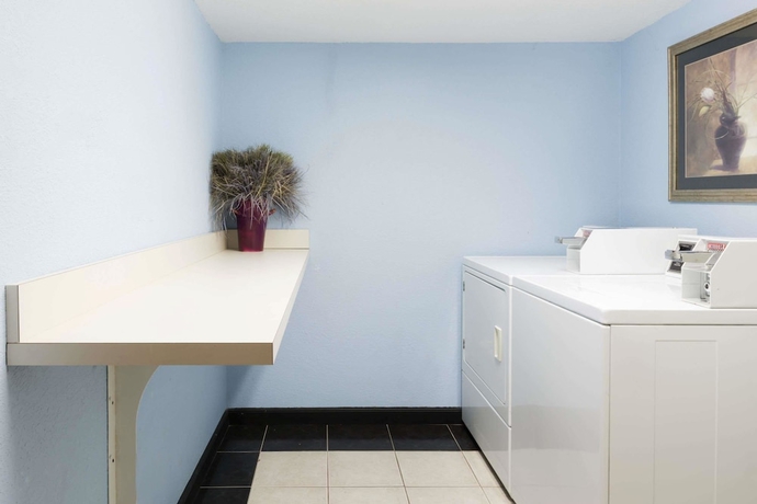 Imagen de los interiores del Hotel Days Inn By Wyndham New Market Battlefield. Foto 17