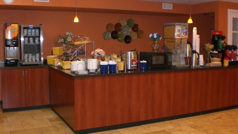 Imagen del bar/restaurante del Hotel Days Inn By Wyndham New Market Battlefield. Foto 4