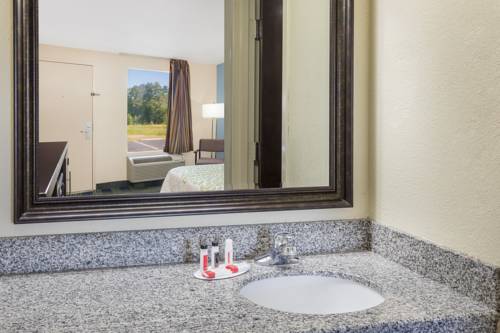 Imagen de la habitación del Hotel Days Inn By Wyndham Newberry. Foto 11