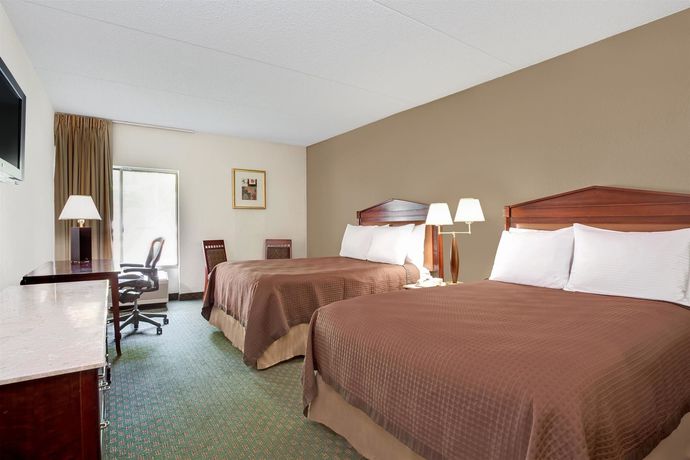 Imagen de los interiores del Hotel Days Inn By Wyndham Newport News City Center Oyster Point. Foto 15