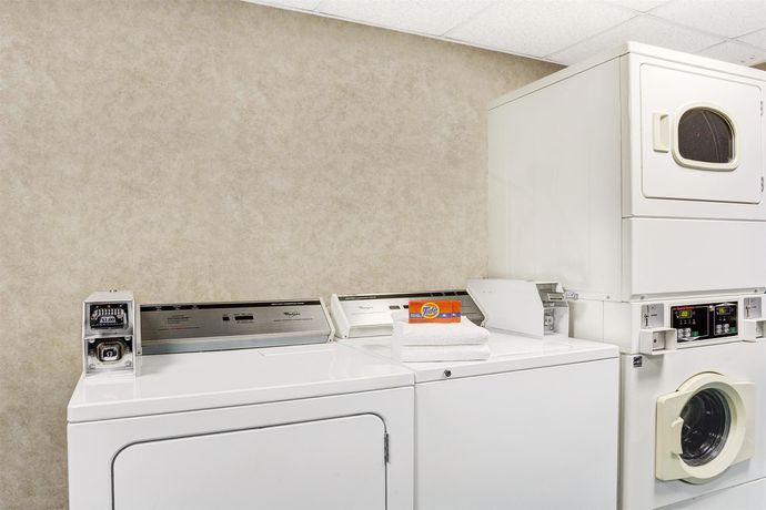 Imagen de la habitación del Hotel Days Inn By Wyndham Newport News City Center Oyster Point. Foto 10