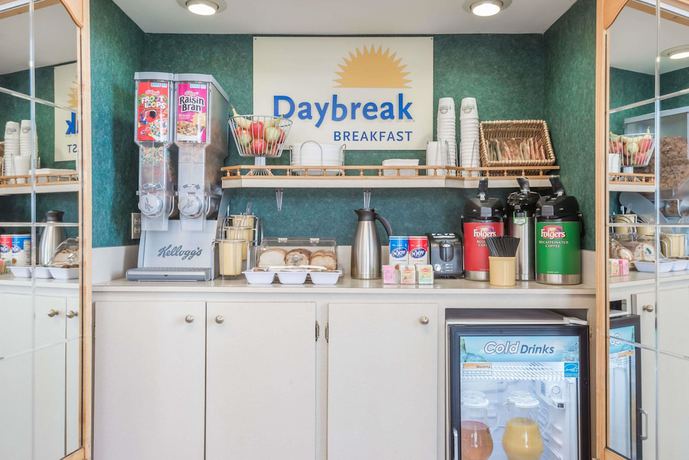 Imagen del bar/restaurante del Hotel Days Inn By Wyndham Niles. Foto 4