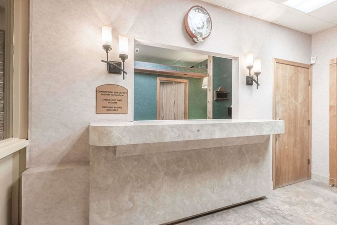 Imagen de los interiores del Hotel Days Inn By Wyndham Niles. Foto 19