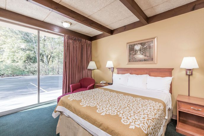 Imagen de la habitación del Hotel Days Inn By Wyndham Niles. Foto 16