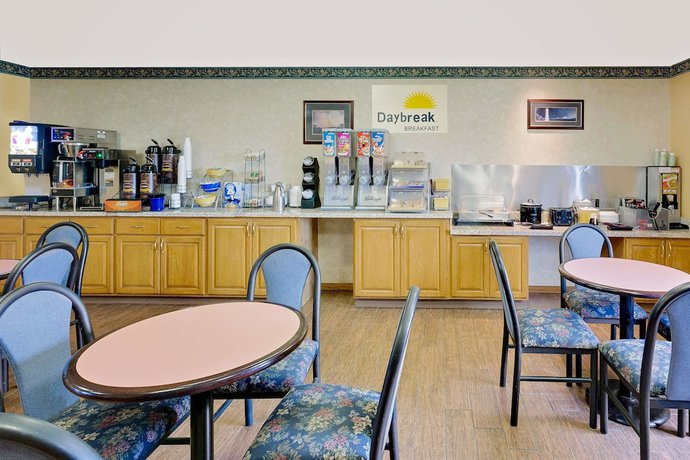 Imagen del bar/restaurante del Hotel Days Inn By Wyndham North Sioux City. Foto 2