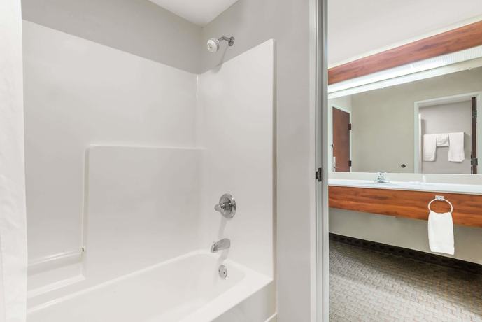 Imagen de la habitación del Hotel Days Inn By Wyndham Norton. Foto 8