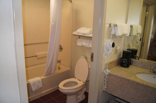 Imagen de la habitación del Hotel Days Inn By Wyndham Oak Grove/ft. Campbell. Foto 6