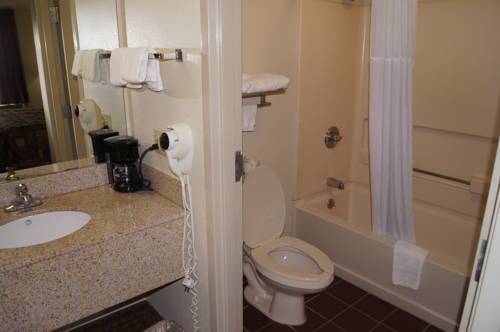 Imagen de la habitación del Hotel Days Inn By Wyndham Oak Grove/ft. Campbell. Foto 7