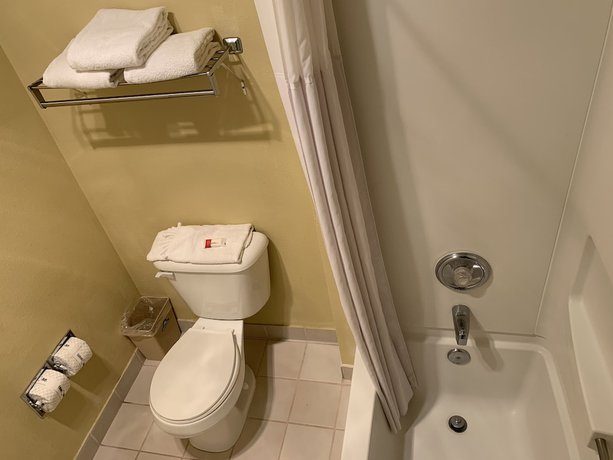 Imagen de la habitación del Hotel Days Inn By Wyndham Ocean Shores. Foto 2