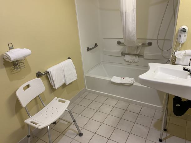 Imagen de la habitación del Hotel Days Inn By Wyndham Ocean Shores. Foto 10