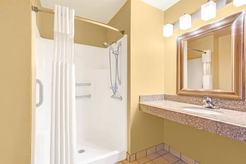 Imagen de la habitación del Hotel Days Inn By Wyndham Oklahoma City, Oklahoma City. Foto 13