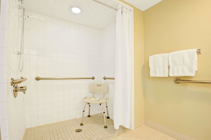 Imagen de la habitación del Hotel Days Inn By Wyndham Olathe Medical Center. Foto 13