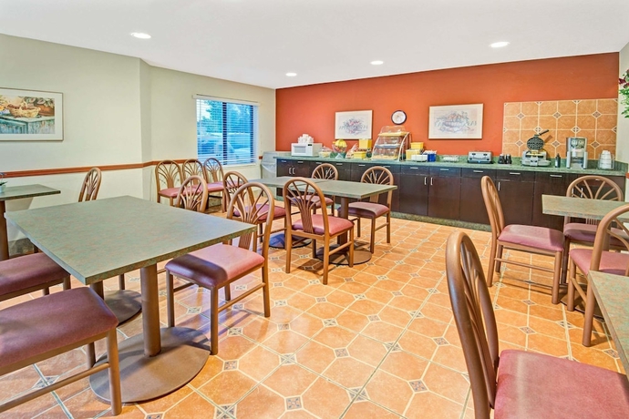 Imagen del bar/restaurante del Hotel Days Inn By Wyndham Olathe Medical Center. Foto 5