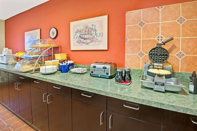 Imagen del bar/restaurante del Hotel Days Inn By Wyndham Olathe Medical Center. Foto 6