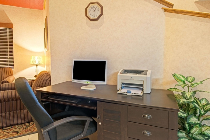 Imagen de los interiores del Hotel Days Inn By Wyndham Olathe Medical Center. Foto 17