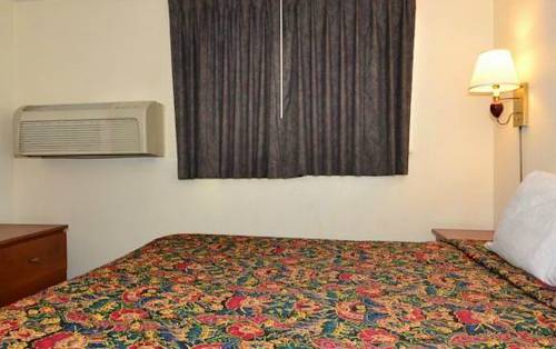 Imagen de la habitación del Hotel Days Inn By Wyndham Ontario Airport. Foto 6