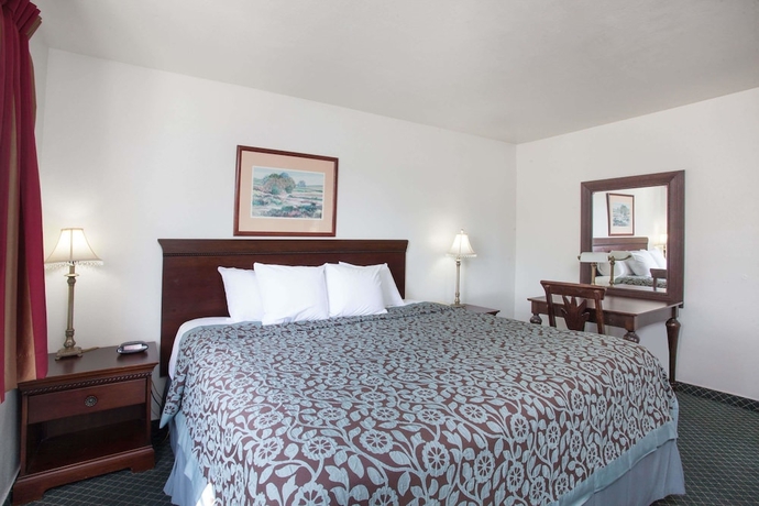 Imagen de la habitación del Hotel Days Inn By Wyndham Orange Anaheim. Foto 8