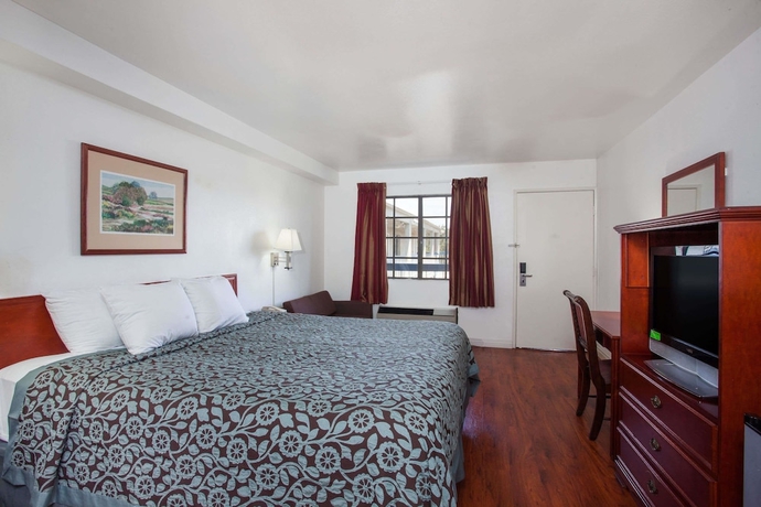 Imagen de la habitación del Hotel Days Inn By Wyndham Orange Anaheim. Foto 9