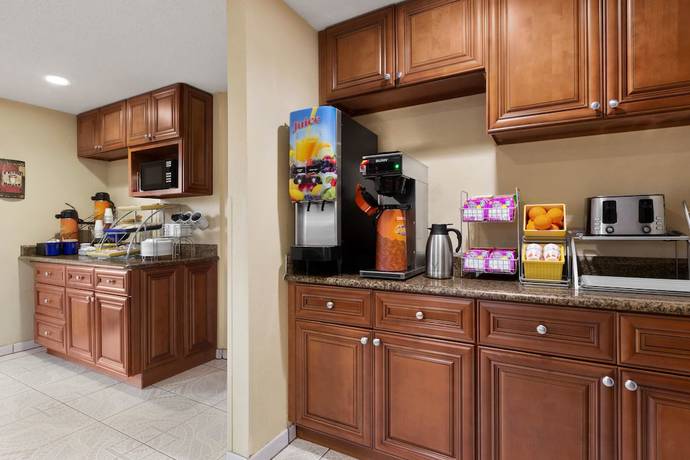 Imagen de los interiores del Hotel Days Inn By Wyndham Orange Park/jacksonville. Foto 16