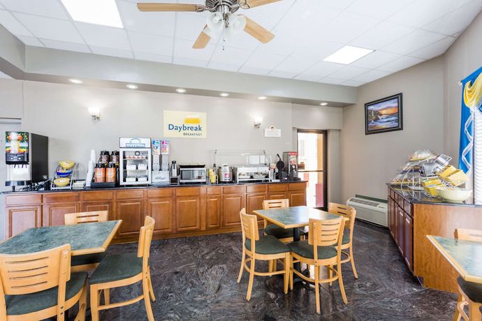 Imagen de los interiores del Hotel Days Inn By Wyndham Orangeburg. Foto 15