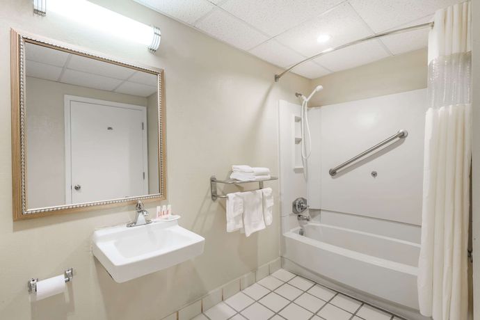 Imagen de la habitación del Hotel Days Inn By Wyndham Orangeburg. Foto 10