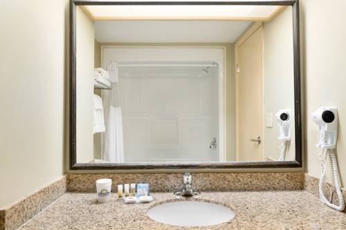 Imagen de la habitación del Hotel Days Inn By Wyndham Orillia. Foto 7