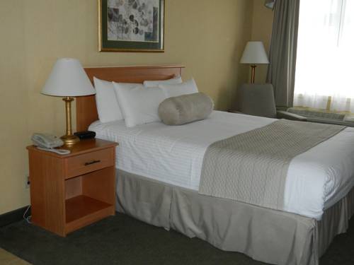 Imagen de la habitación del Hotel Days Inn By Wyndham Orillia. Foto 14