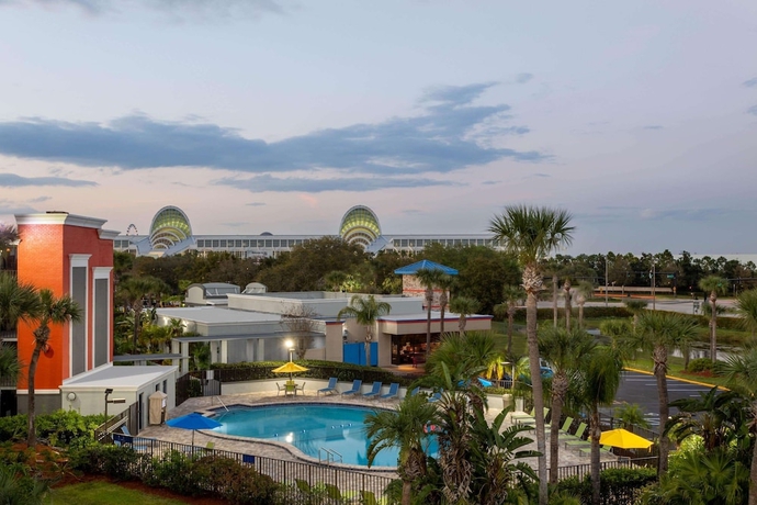 Imagen de la piscina del Hotel Days Inn By Wyndham Orlando Conv. Center/international Dr. Foto 18