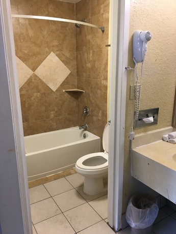 Imagen de la habitación del Hotel Days Inn By Wyndham Orlando Downtown. Foto 7