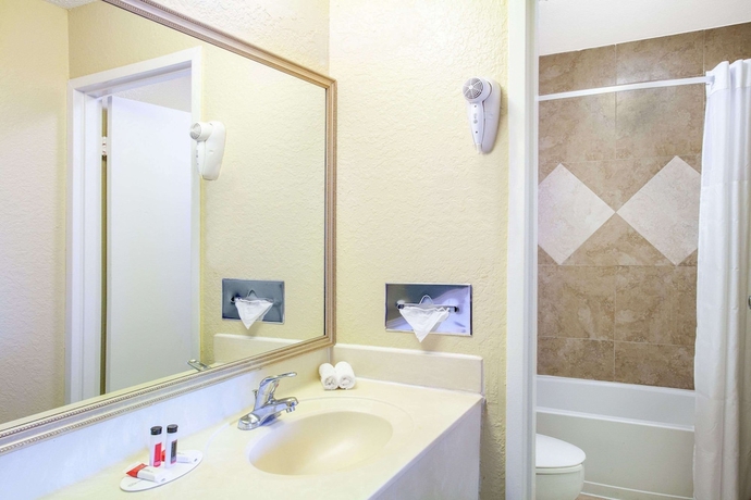 Imagen de la habitación del Hotel Days Inn By Wyndham Orlando Downtown. Foto 11