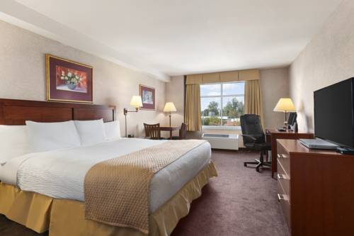 Imagen de la habitación del Hotel Days Inn By Wyndham Ottawa Airport. Foto 6