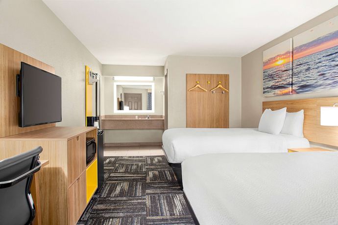 Imagen de la habitación del Hotel Days Inn By Wyndham Paris. Foto 14