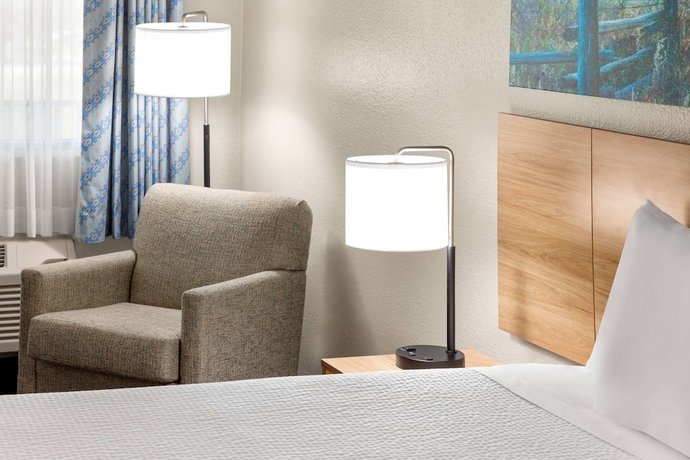 Imagen de la habitación del Hotel Days Inn By Wyndham Paris. Foto 15