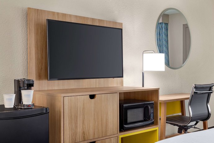 Imagen de la habitación del Hotel Days Inn By Wyndham Paris. Foto 17