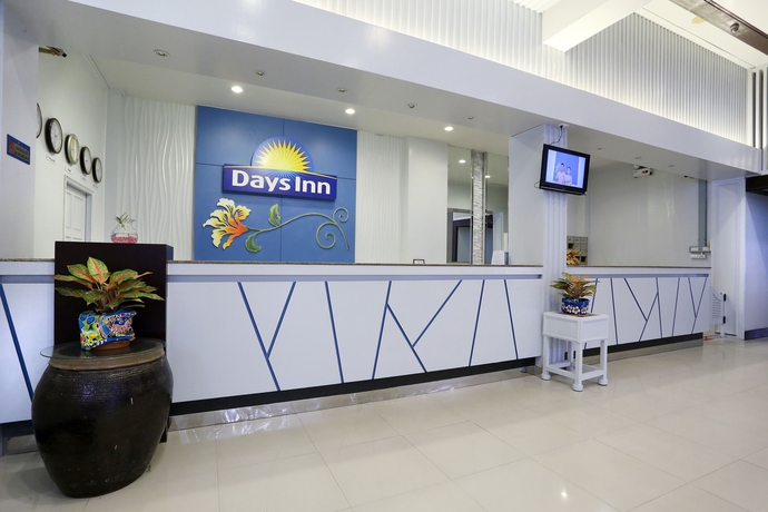 Imagen de los interiores del Hotel Days Inn By Wyndham Patong Beach Phuket. Foto 11